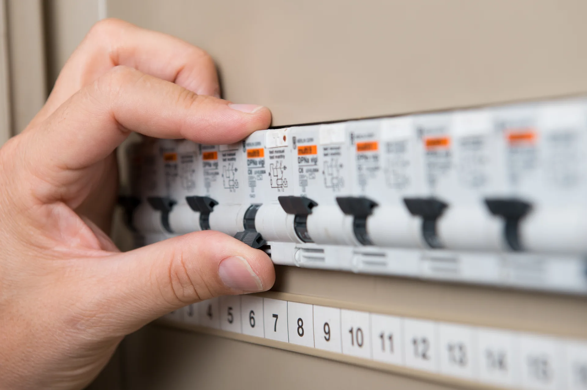 Electrician Woodberry, licensed electricians serving Woodberry